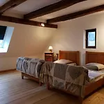 Au Petit Ruisseau-etage Et Combles-maison Alsacienne 4 Personnes 4 Nuitees Minimum Langensoultzbach