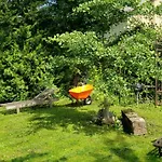 Semesterbostad Au Petit Ruisseau-etage Et Combles-maison Alsacienne 4 Personnes 4 Nuitees Minimum
