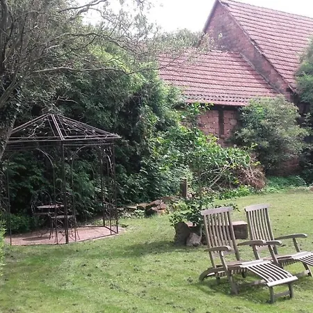 Au Petit Ruisseau-etage Et Combles-maison Alsacienne 4 Personnes 4 Nuitees Minimum *