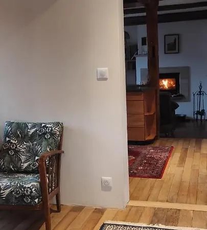 Au Petit Ruisseau-etage Et Combles-maison Alsacienne 4 Personnes 3 Nuitées Minimum