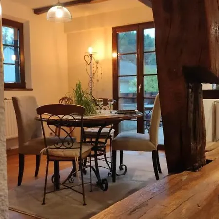 Au Petit Ruisseau-etage Et Combles-maison Alsacienne 4 Personnes 4 Nuitees Minimum *