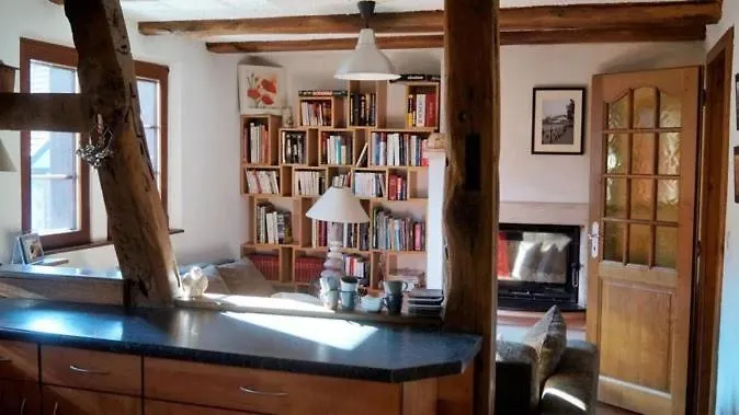 Au Petit Ruisseau-etage Et Combles-maison Alsacienne 4 Personnes 4 Nuitees Minimum 펜션