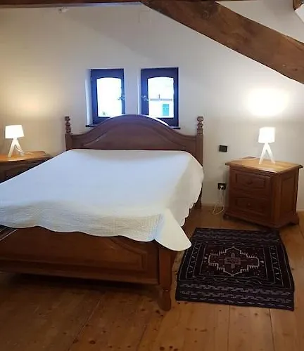 Au Petit Ruisseau-etage Et Combles-maison Alsacienne 4 Personnes 4 Nuitees Minimum *