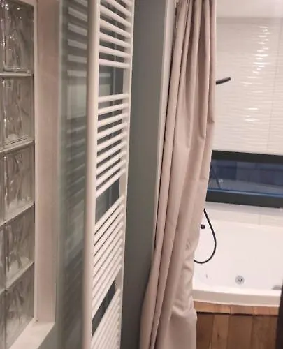 Au Petit Ruisseau-etage Et Combles-maison Alsacienne 4 Personnes 4 Nuitees Minimum * Langensoultzbach